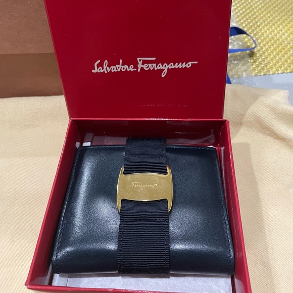 Salvatore Ferragamo Compact Wallet - Picture 2 of 12